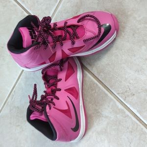 Girls size 2 pink and black Nike Lebron fireberry sneakers shoes
